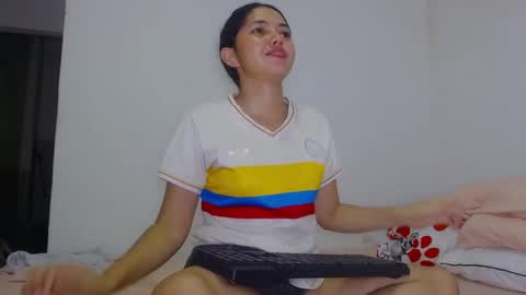 stefany online show from November 5, 2025, 6:57 am