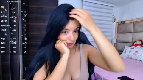 Stefany online show from July 8, 2026, 1:32 am