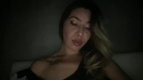 Snapshot of stefy_glow chatting on October 17, 2025, 9:50 pm stefy_glow online show from October 17, 2025, 9:50 pm