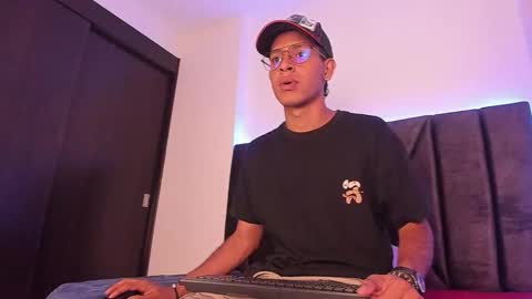 Snapshot of stella_drake chatting on February 7, 2026, 3:21 am Drake online show from February 7, 2026, 3:21 am