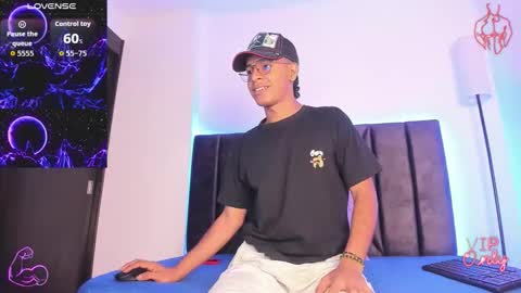 Snapshot of stella_drake chatting on February 17, 2026, 1:51 pm Drake online show from February 17, 2026, 1:51 pm