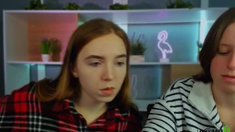 stella_flower online show from February 2, 2026, 12:59 pm