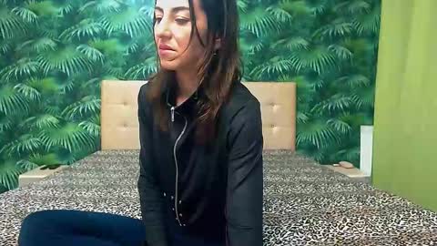 Snapshot of stella_john chatting on January 3, 2025, 5:50 am Stella John online show from January 3, 2025, 5:50 am