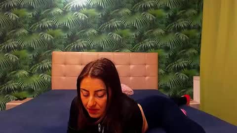 Snapshot of stella_john chatting on February 13, 2025, 4:43 am Stella John online show from February 13, 2025, 4:43 am