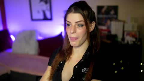 Snapshot of stella_shock chatting on October 13, 2025, 3:45 pm Stella online show from October 13, 2025, 3:45 pm