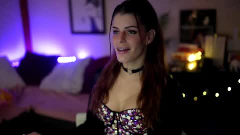 Snapshot of stella_shock chatting on November 17, 2025, 5:41 pm Stella online show from November 17, 2025, 5:41 pm