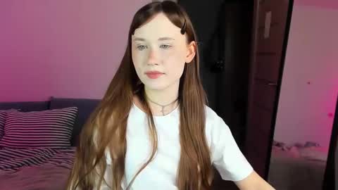 stella_sunny online show from October 19, 2025, 1:39 am