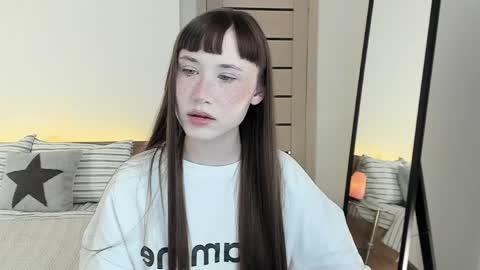 stella_sunny online show from April 8, 2026, 8:14 am