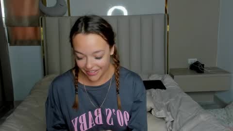 Snapshot of stellaa_queen chatting on April 9, 2026, 6:19 am stella online show from April 9, 2026, 6:19 am