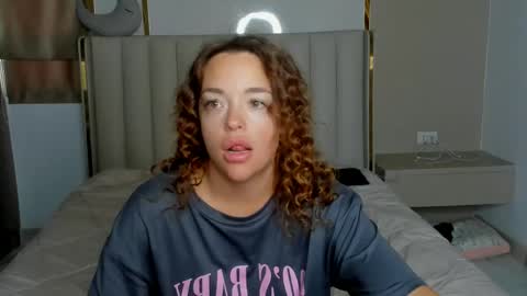 Snapshot of stellaa_queen chatting on April 14, 2026, 12:16 am stella online show from April 14, 2026, 12:16 am