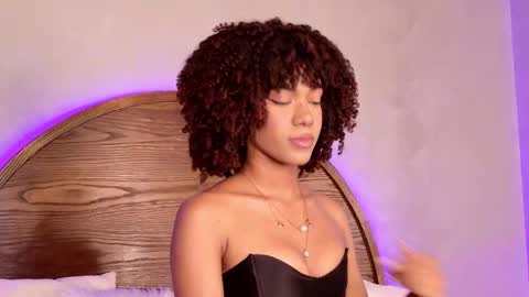 S T E L L A online show from October 17, 2025, 11:18 pm