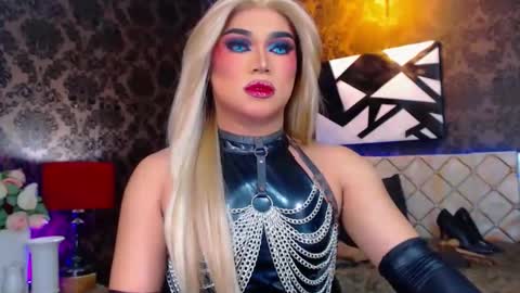 CALL ME STELLA online show from February 24, 2025, 9:43 am