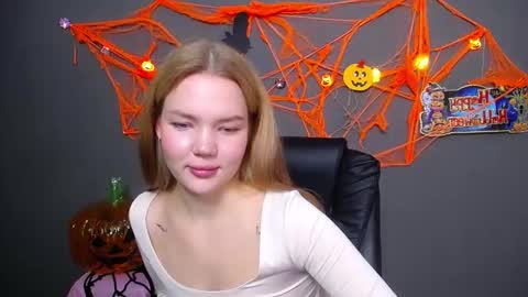 stellalights online show from October 15, 2025, 6:46 am