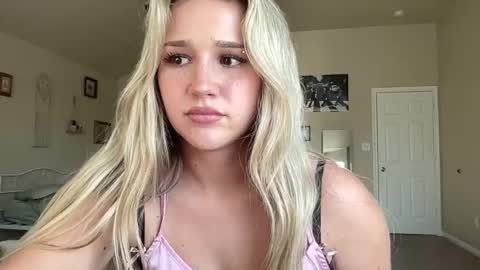 Snapshot of stellaraexox chatting on September 17, 2025, 11:06 pm stellaraexox online show from September 17, 2025, 11:06 pm