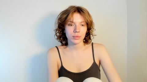 S T E L L A online show from September 9, 2025, 11:54 am