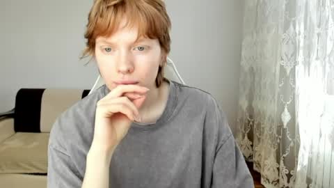 Snapshot of stellaswen chatting on May 17, 2026, 10:00 am S T E L L A online show from May 17, 2026, 10:00 am