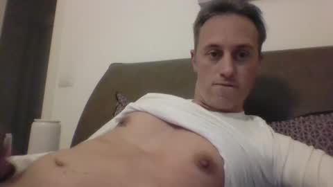 Snapshot of sten015 chatting on December 28, 2024, 4:30 pm sten015 online show from December 28, 2024, 4:30 pm