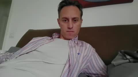 Snapshot of sten015 chatting on January 7, 2025, 11:58 am sten015 online show from January 7, 2025, 11:58 am