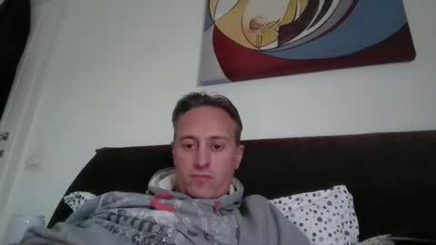 Snapshot of sten015 chatting on November 12, 2025, 2:28 pm sten015 online show from November 12, 2025, 2:28 pm