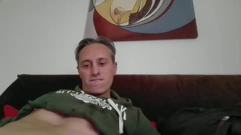 sten015 online show from December 2, 2025, 1:28 pm