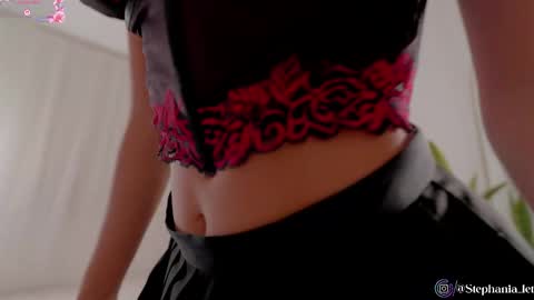 stephania_let online show from November 22, 2025, 6:07 pm