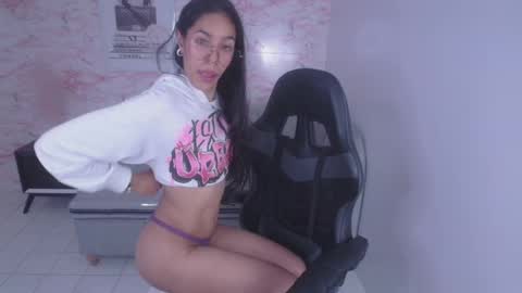 Stephania online show from December 10, 2024, 6:54 am