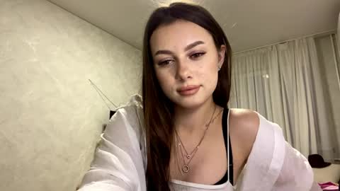 Stephani online show from April 12, 2026, 3:39 pm