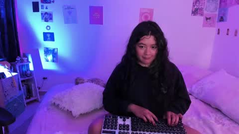 Stephanie  online show from December 20, 2024, 3:14 am