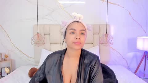 Stefanny online show from December 10, 2024, 10:37 pm