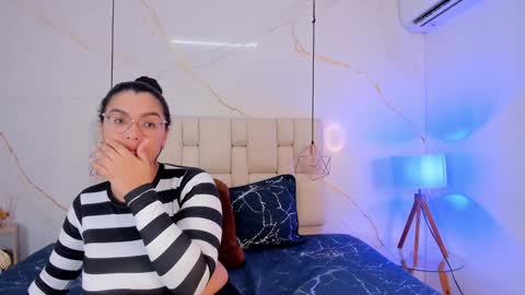 Stefanny online show from December 17, 2024, 9:49 pm