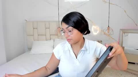 Stefanny online show from February 10, 2025, 9:58 pm