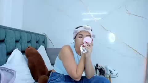 Stefanny online show from September 15, 2025, 11:27 pm