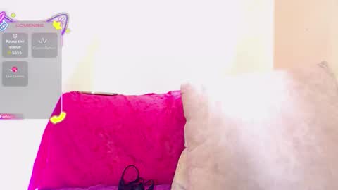 stephanyyx1 online show from January 13, 2026, 5:29 pm