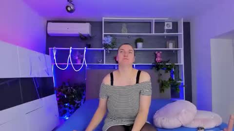 Stephie online show from April 1, 2026, 5:30 am