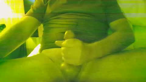 Snapshot of steve093066 chatting on April 16, 2026, 4:24 am Steve online show from April 16, 2026, 4:24 am