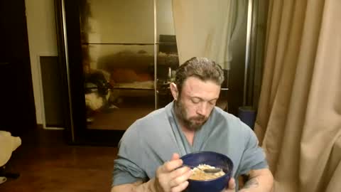 Snapshot of stevebulkzor chatting on October 28, 2025, 10:12 pm Steve Oakenshield son of John son of Vasyl online show from October 28, 2025, 10:12 pm