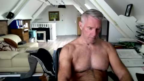 stevetwo online show from May 4, 2026, 11:39 am