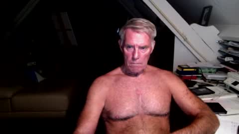 stevetwo online show from August 4, 2026, 9:06 pm