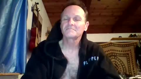 steviehard7 online show from February 25, 2025, 5:52 am