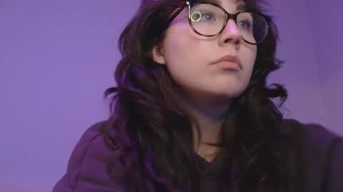 Stevie Steele online show from December 2, 2025, 3:01 am