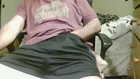 Chillguy online show from November 9, 2025, 6:33 am