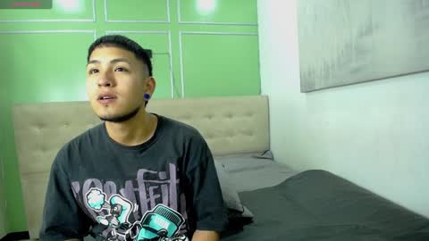 Snapshot of stickxcandy chatting on January 8, 2025, 11:43 am StickXCandy online show from January 8, 2025, 11:43 am