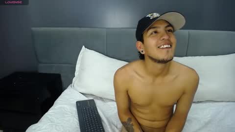 Snapshot of stickxcandy chatting on February 19, 2025, 5:27 pm StickXCandy online show from February 19, 2025, 5:27 pm