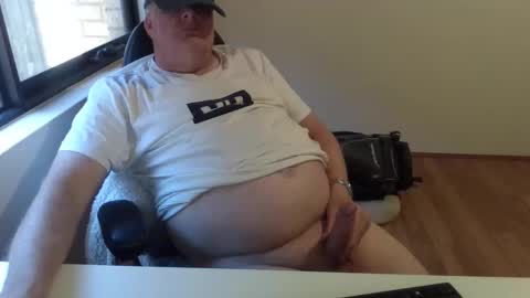 Snapshot of stiffyman55 chatting on October 27, 2025, 4:27 am stiffyman55 online show from October 27, 2025, 4:27 am