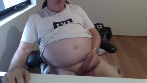 Snapshot of stiffyman55 chatting on November 18, 2025, 5:01 am stiffyman55 online show from November 18, 2025, 5:01 am