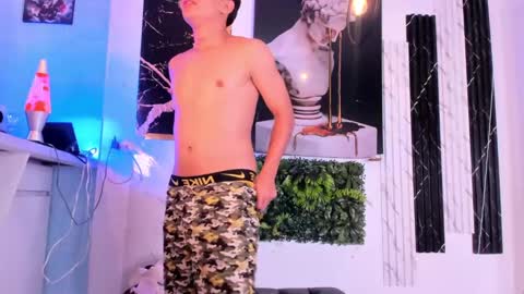Snapshot of stiiveen_24cm chatting on February 28, 2025, 4:54 am Stiven brendan online show from February 28, 2025, 4:54 am