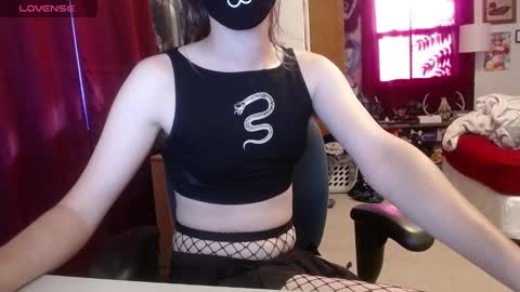 Snapshot of sting_ray111 chatting on September 28, 2025, 9:42 pm sting_ray111 online show from September 28, 2025, 9:42 pm