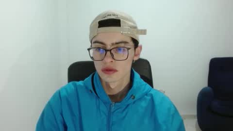 Snapshot of stiv_grant chatting on February 27, 2026, 1:33 pm stiv_grant online show from February 27, 2026, 1:33 pm