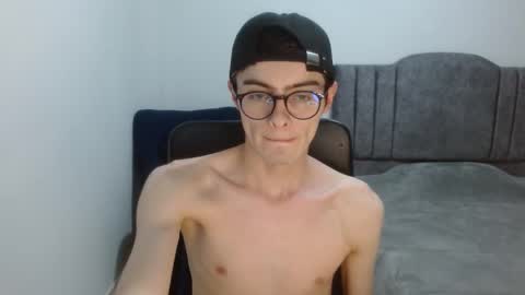 stiv_grant online show from June 3, 2026, 11:32 pm