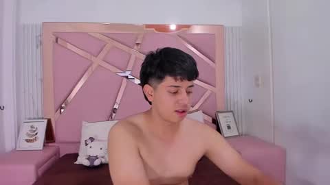 Snapshot of stiven_pooh chatting on December 17, 2024, 8:10 pm Steven Pooh online show from December 17, 2024, 8:10 pm